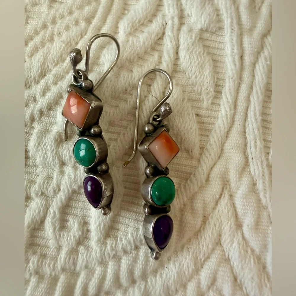 Turquoise & Spiny Oyster Native American Vintage sterling earrings. - Picture 3 of 6